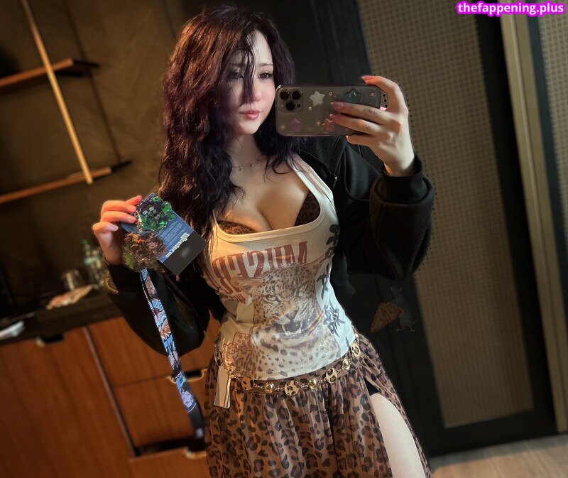 Aaebi / leaked private photo uncensored HD quality