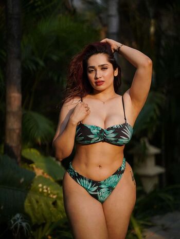 Aditi mistry  page leaked private photo uncensored HD quality