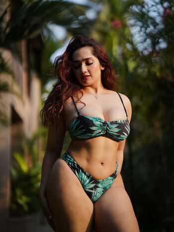 Aditi mistry  page leaked private photo uncensored HD quality