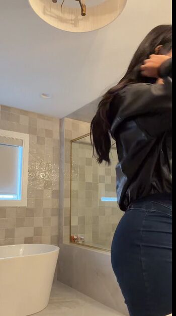 Adolladola leaked private photo uncensored HD quality