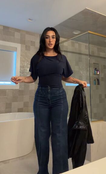 Adolladola leaked private photo uncensored HD quality