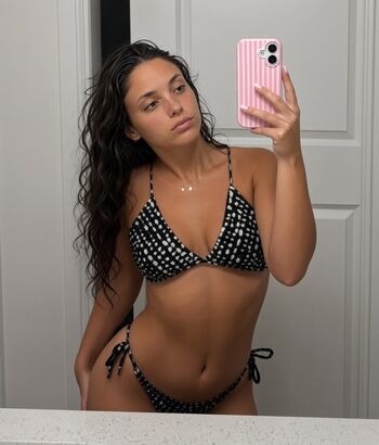 Aleaarose leaked private photo uncensored HD quality