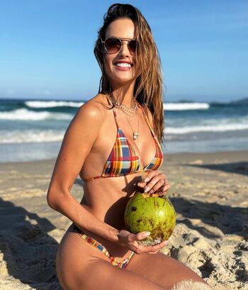 Alessandra ambrosio  page leaked private photo uncensored HD quality