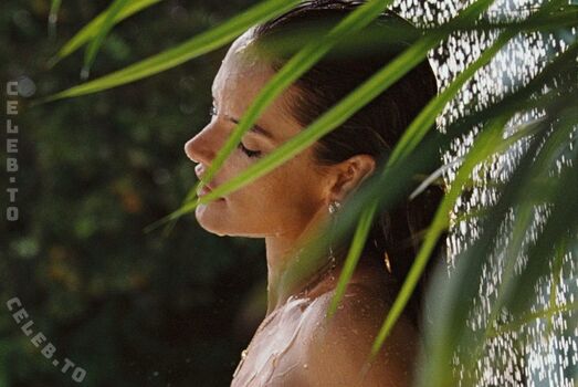 Alessandra ambrosio  page leaked private photo uncensored HD quality