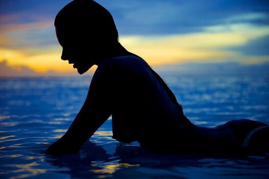 Alessandra ambrosio  page leaked private photo uncensored HD quality