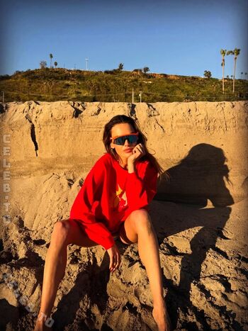 Alessandra ambrosio  page leaked private photo uncensored HD quality