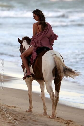 Alessandra ambrosio  page leaked private photo uncensored HD quality