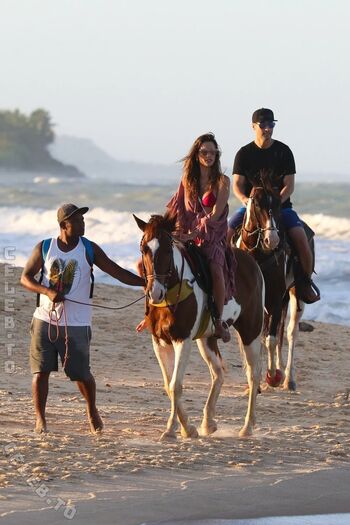 Alessandra ambrosio  page leaked private photo uncensored HD quality