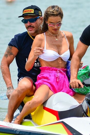 Alessandra ambrosio  page leaked private photo uncensored HD quality