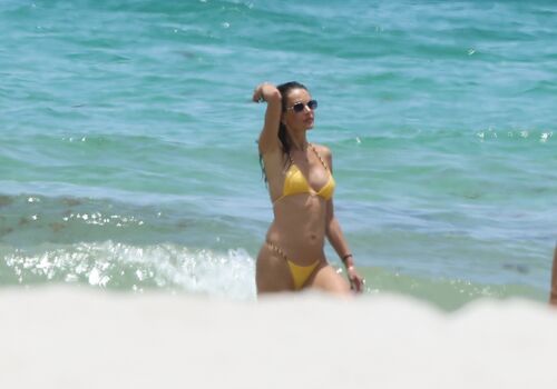 Alessandra ambrosio  page leaked private photo uncensored HD quality