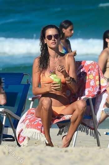 Alessandra ambrosio  page leaked private photo uncensored HD quality