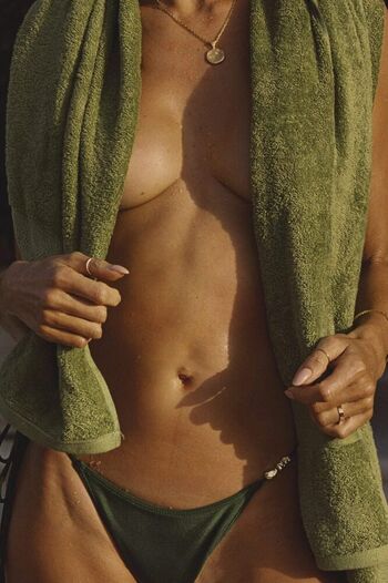 Alessandra ambrosio  page leaked private photo uncensored HD quality