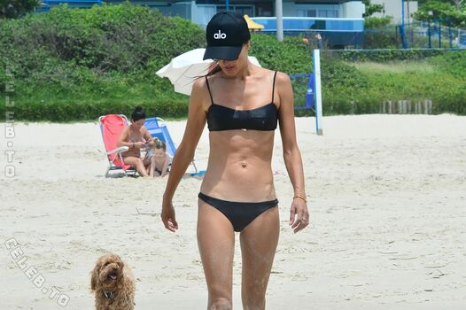 Alessandra ambrosio  page leaked private photo uncensored HD quality