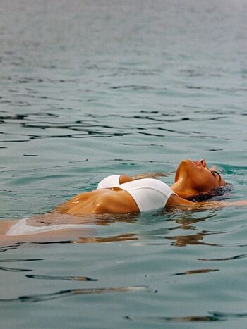 Alessandra ambrosio  page leaked private photo uncensored HD quality