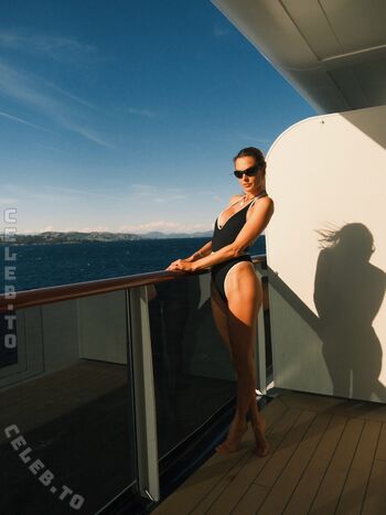 Alessandra ambrosio  page leaked private photo uncensored HD quality