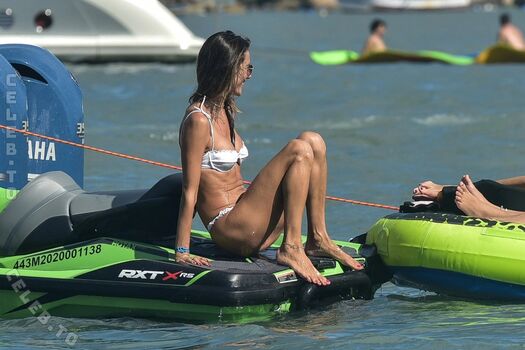 Alessandra ambrosio  page leaked private photo uncensored HD quality