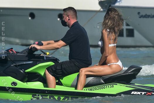 Alessandra ambrosio  page leaked private photo uncensored HD quality