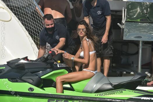 Alessandra ambrosio  page leaked private photo uncensored HD quality