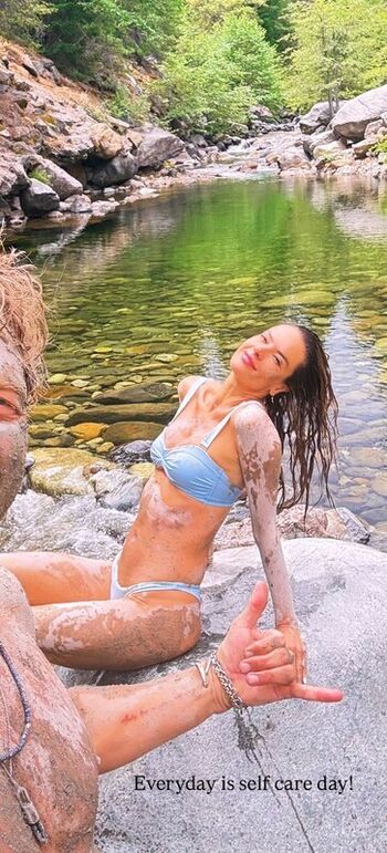 Alessandra ambrosio  page leaked private photo uncensored HD quality