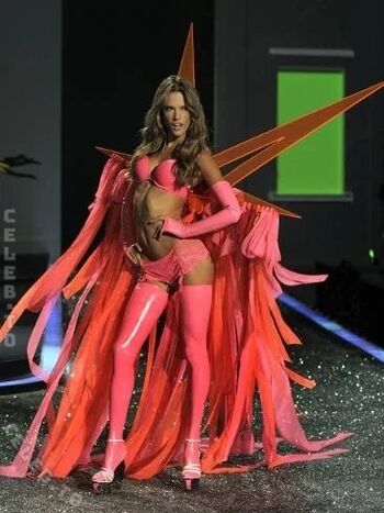 Alessandra ambrosio  page leaked private photo uncensored HD quality