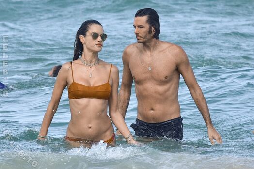 Alessandra ambrosio  page leaked private photo uncensored HD quality