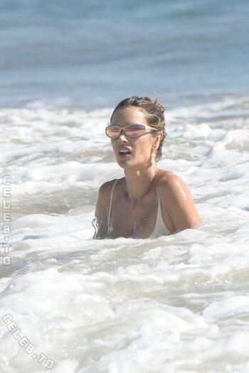 Alessandra ambrosio  page leaked private photo uncensored HD quality