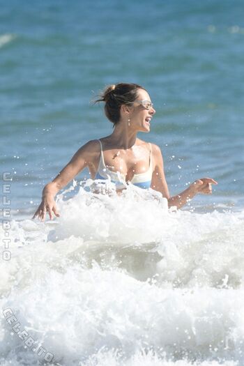 Alessandra ambrosio  page leaked private photo uncensored HD quality