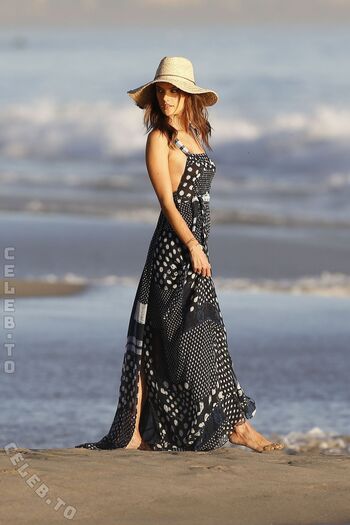 Alessandra ambrosio  page leaked private photo uncensored HD quality