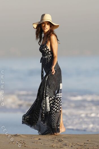 Alessandra ambrosio  page leaked private photo uncensored HD quality
