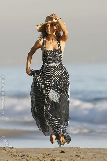 Alessandra ambrosio  page leaked private photo uncensored HD quality
