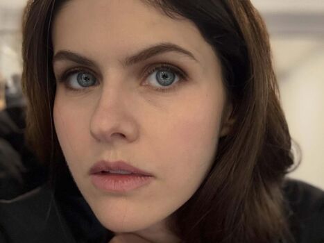 Alexandra daddario leaked private photo uncensored HD quality