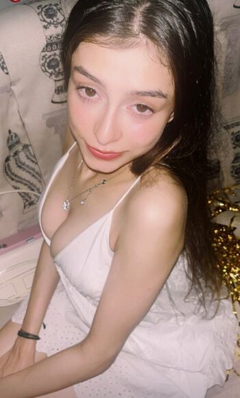Aleynabaddie  page leaked private photo uncensored HD quality