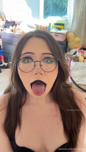 Aliciajade page leaked private photo uncensored HD quality