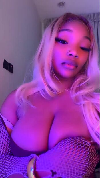 Amateur streamers page leaked private photo uncensored HD quality