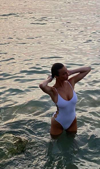 Amelie manzoli  page leaked private photo uncensored HD quality