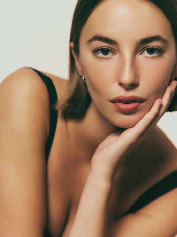 Amelie manzoli  page leaked private photo uncensored HD quality