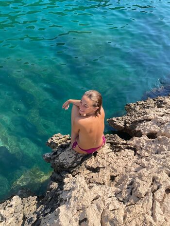 Amelie manzoli  page leaked private photo uncensored HD quality