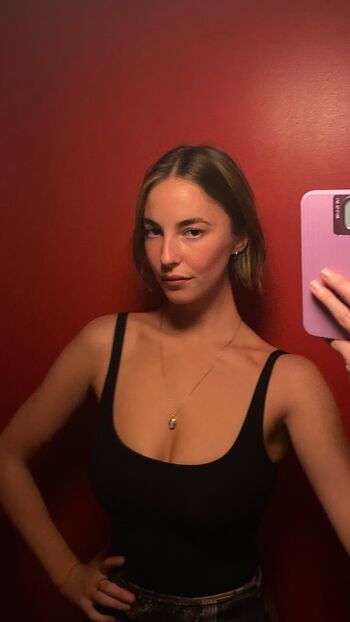 Amelie manzoli  page leaked private photo uncensored HD quality