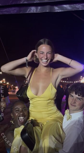 Amelie manzoli leaked private photo uncensored HD quality