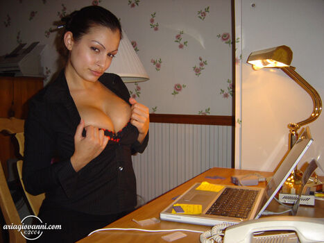 Aria giovanni page leaked private photo uncensored HD quality