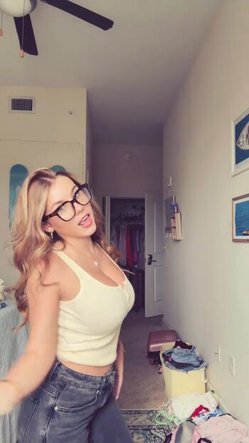 Ariana white page leaked private photo uncensored HD quality