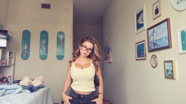 Ariana white leaked private photo uncensored HD quality