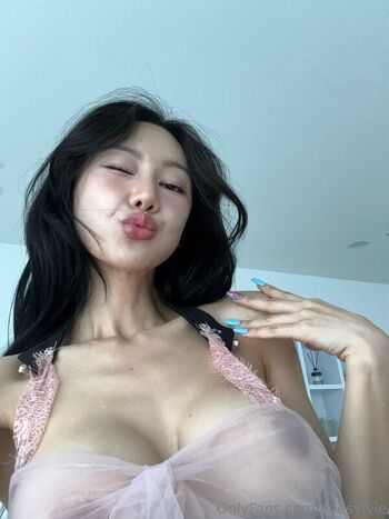 Baesylvie  page leaked private photo uncensored HD quality