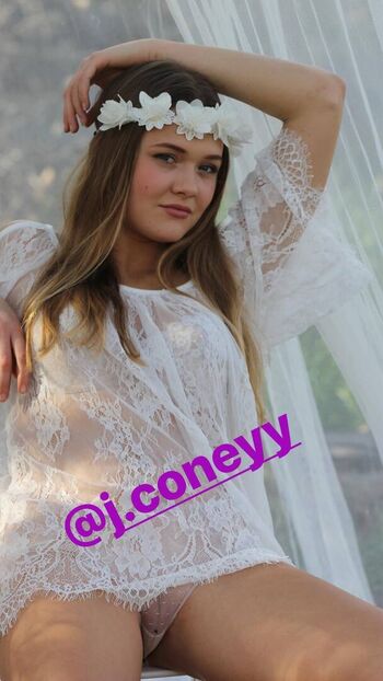 Beachgirlphotola page leaked private photo uncensored HD quality