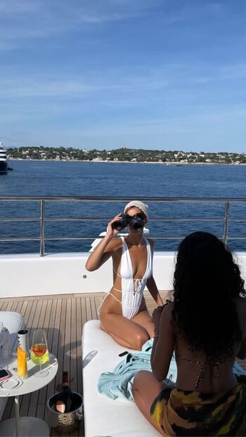 Bella hadid  page leaked private photo uncensored HD quality