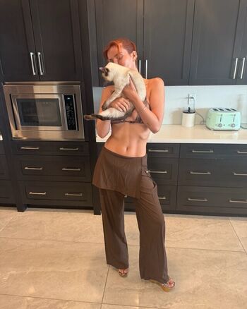 Bella thorne  page leaked private photo uncensored HD quality
