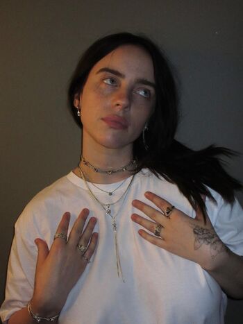 Billie eilish  page leaked private photo uncensored HD quality
