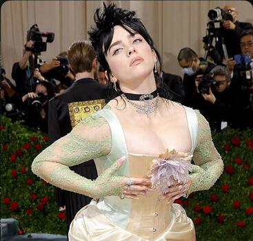 Billie eilish  page leaked private photo uncensored HD quality