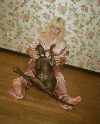 Billie eilish  page leaked private photo uncensored HD quality