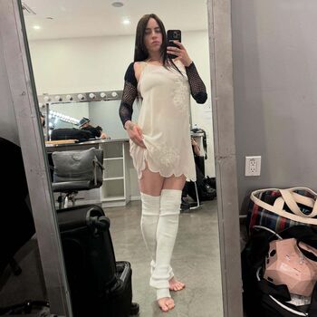 Billie eilish  page leaked private photo uncensored HD quality